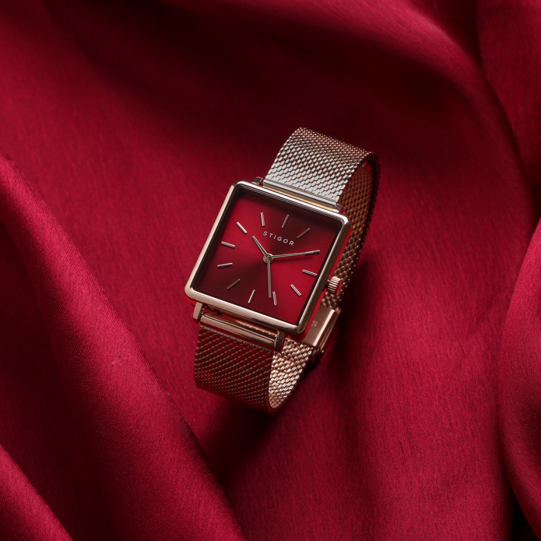 Red watch for online women